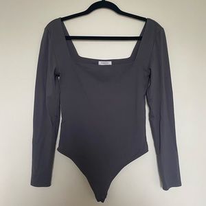WORN ONCE**** ARITZIA SQUARE NECK BODYSUIT SIZE LARGE